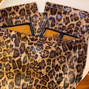 N BY NANCY midi leopard leather Faux leather fitted skirt size medium brand new